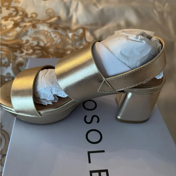 Aerosoles Camera Sandal - Picture 1 of 8